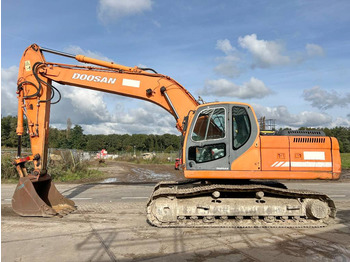 Rupsgraafmachine DOOSAN DX225