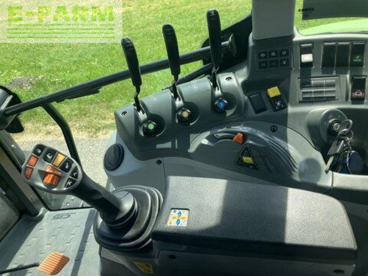 Tractor CLAAS arion 450 cis panoramic CIS