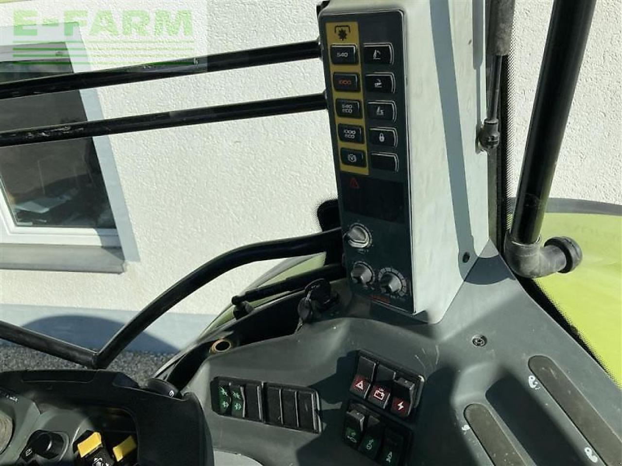 Tractor CLAAS arion 650 cmatic cebis CMATIC CEBIS