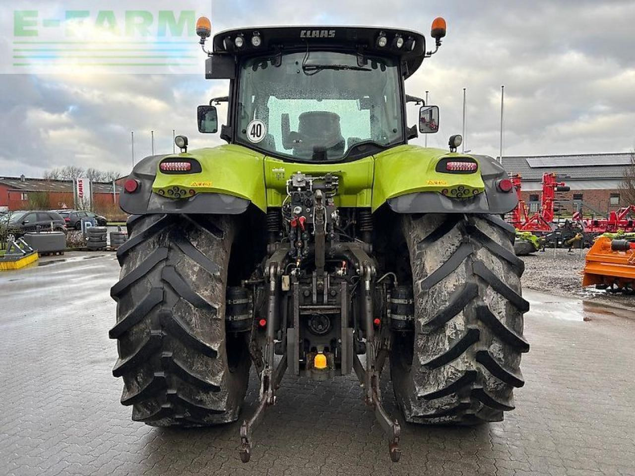 Tractor CLAAS axion 810 cmatic CMATIC
