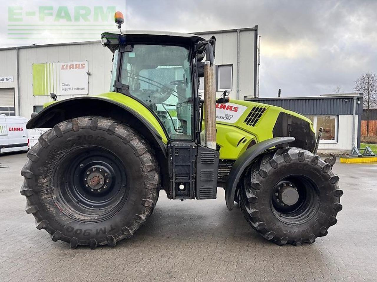Tractor CLAAS axion 810 cmatic CMATIC