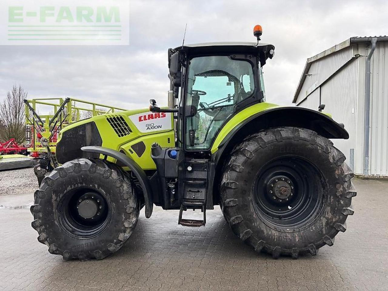 Tractor CLAAS axion 810 cmatic CMATIC