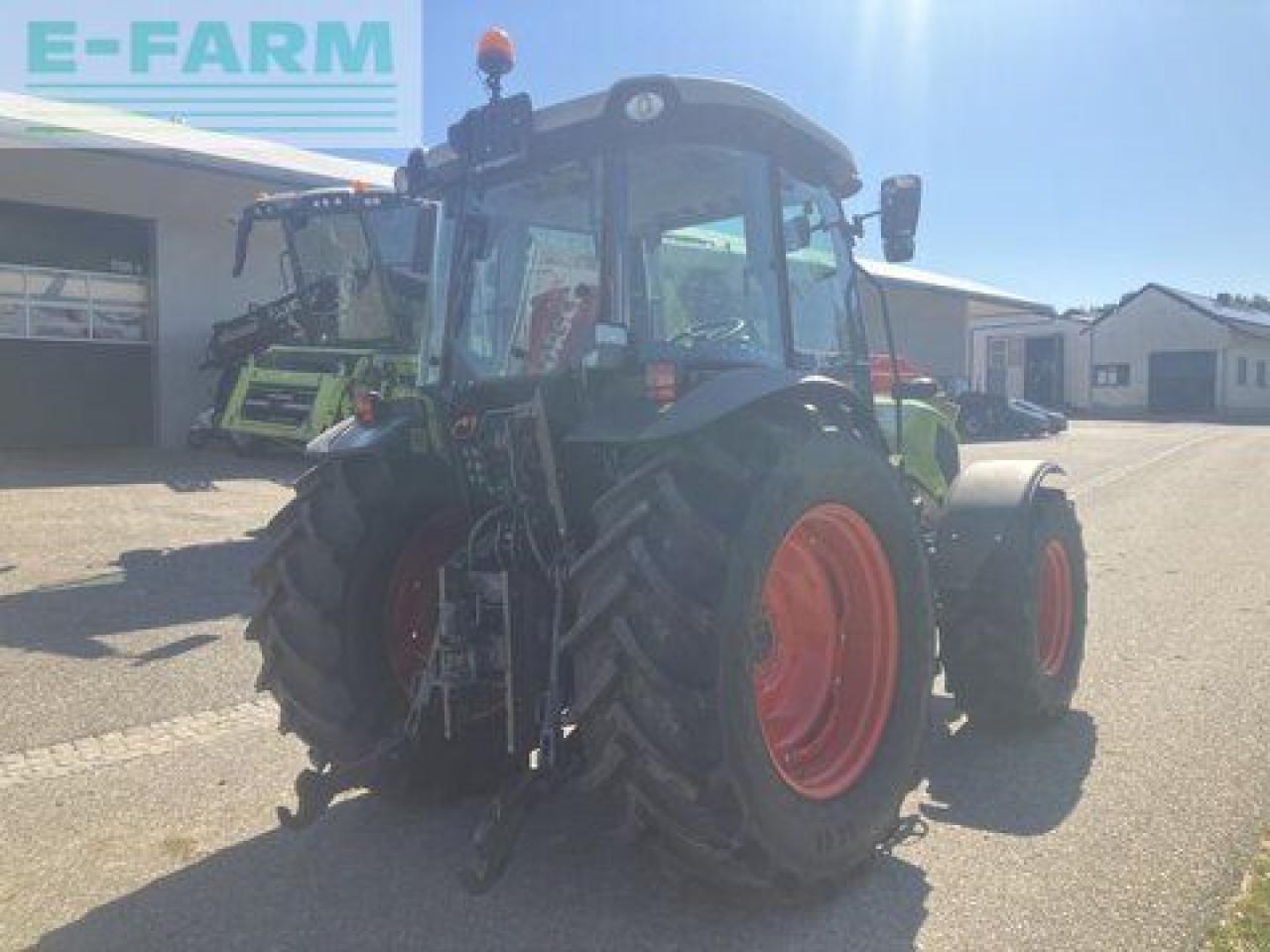 Tractor CLAAS axos 240