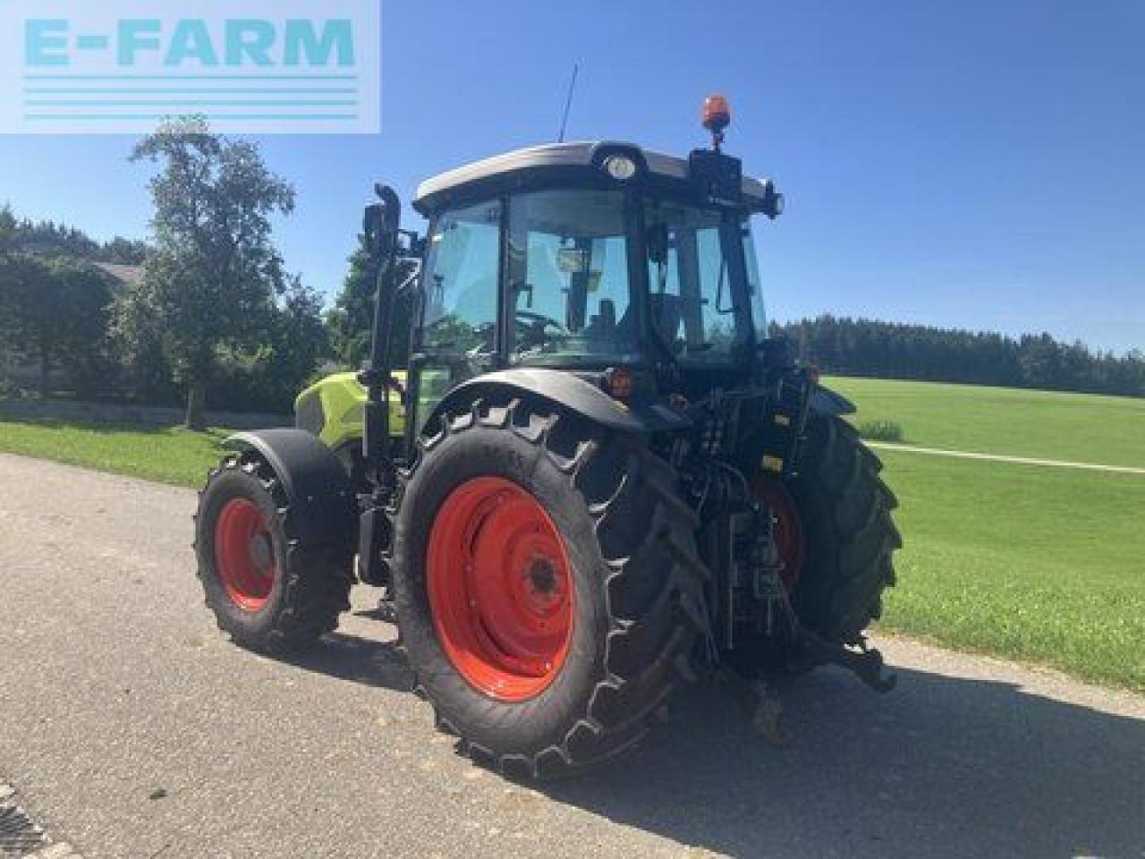 Tractor CLAAS axos 240