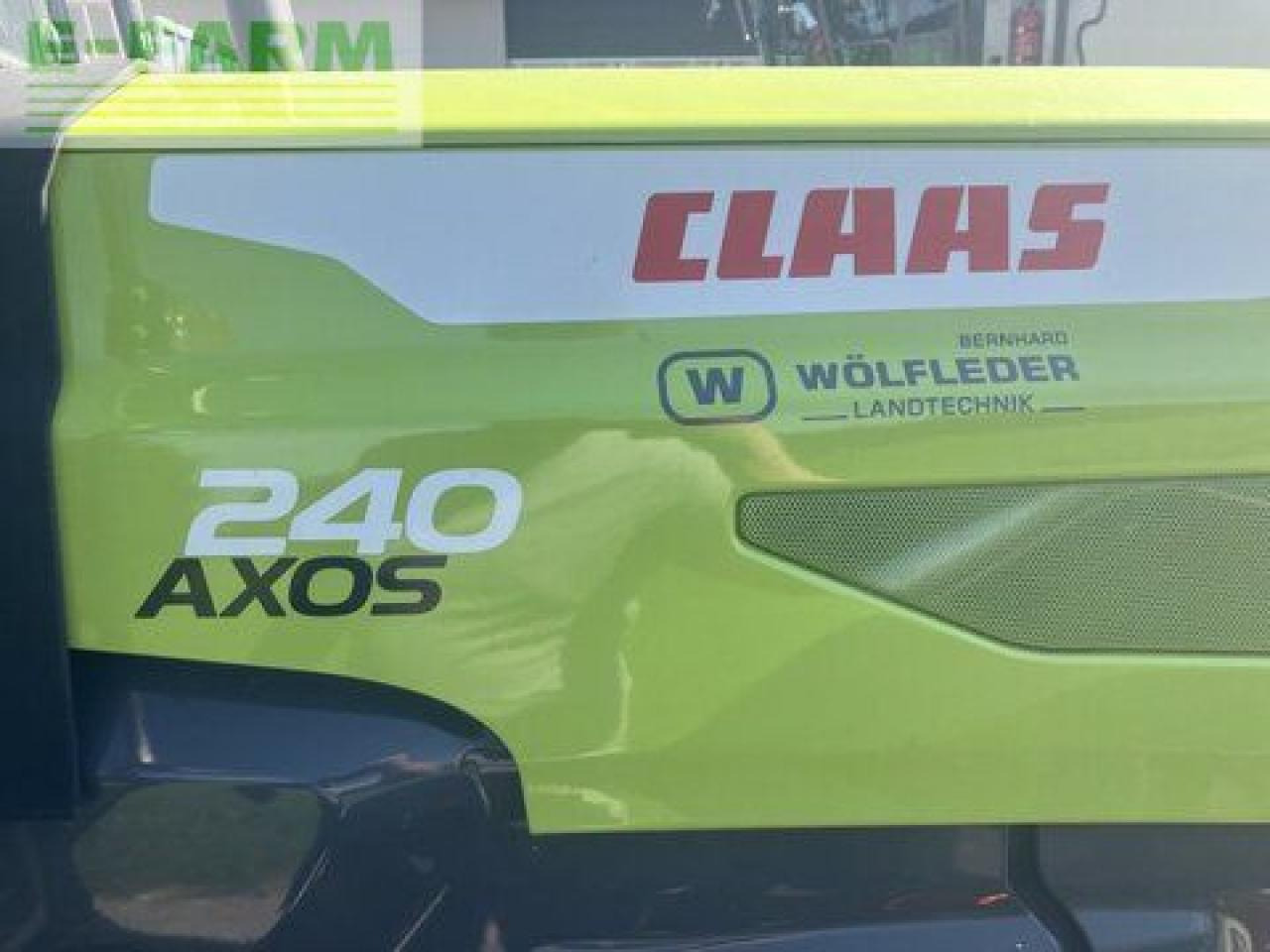 Tractor CLAAS axos 240