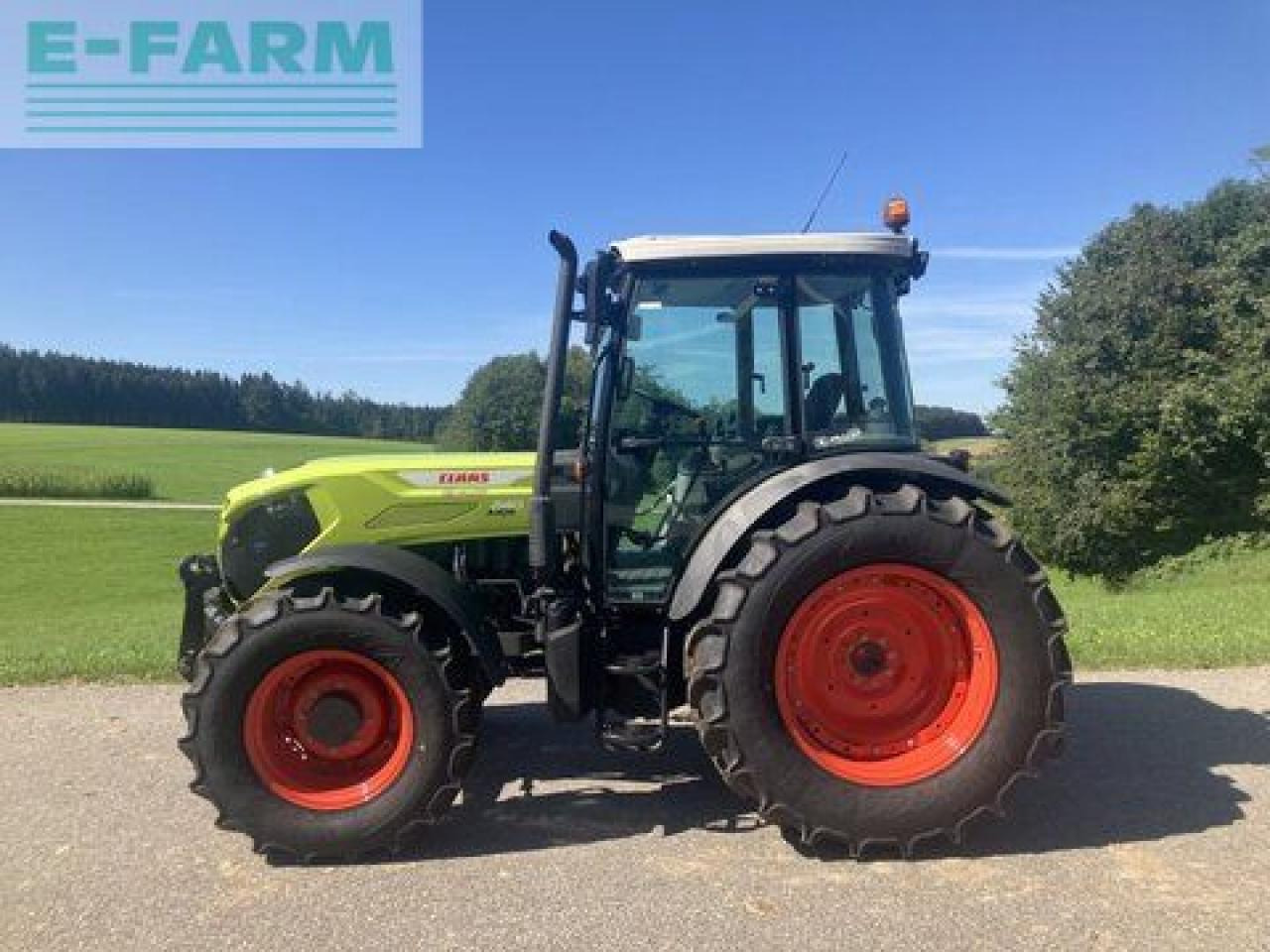 Tractor CLAAS axos 240