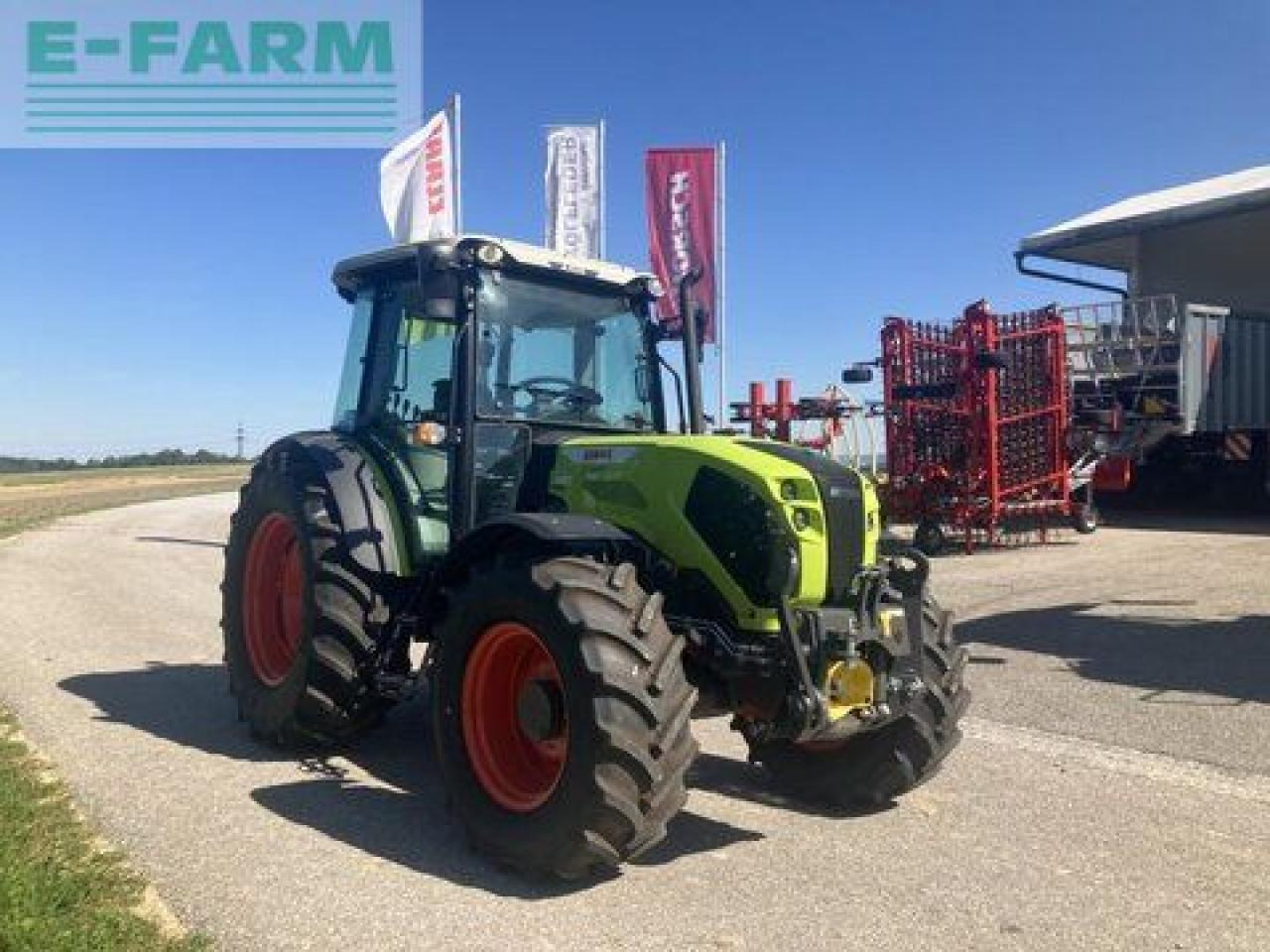 Tractor CLAAS axos 240