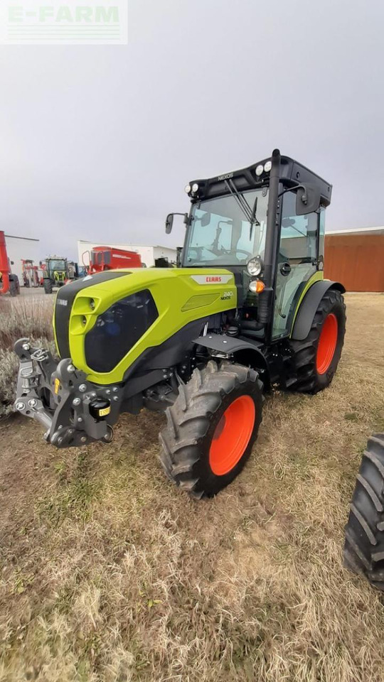 Tractor CLAAS nexos 240 l comfort