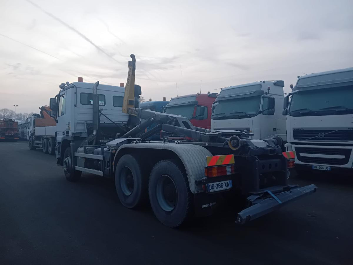 Haakarmsysteem vrachtwagen Mercedes Actros 3341