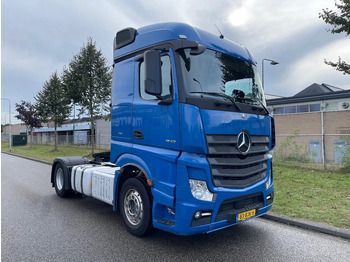 Trekker MERCEDES-BENZ Actros 1943