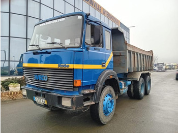 Kipper vrachtwagen IVECO