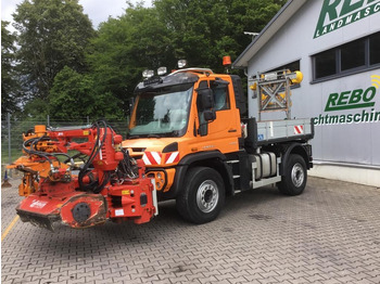 Gemeentelijke machine/ Speciaal UNIMOG