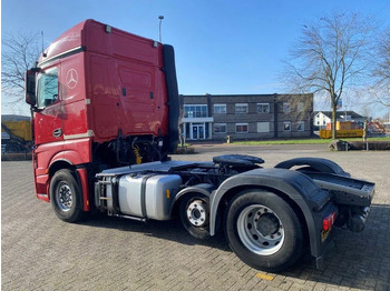 Leasing Mercedes-Benz Actros 2442 / 6x2 / NL TRUCK / TUV:01-06-2025 / PARKCOOL+HEAT / LWDS / FRIDGE / AUTOMATIC / EURO-6 / 2015 Mercedes-Benz Actros 2442 / 6x2 / NL TRUCK / TUV:01-06-2025 / PARKCOOL+HEAT / LWDS / FRIDGE / AUTOMATIC / EURO-6 / 2015: afbeelding 4