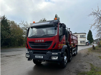 Kipper vrachtwagen IVECO Trakker