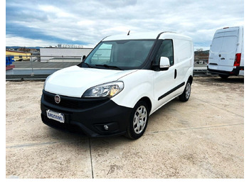 Kleine bestelwagen FIAT Doblo 1.6