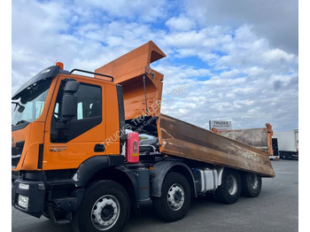 Kipper vrachtwagen IVECO Trakker