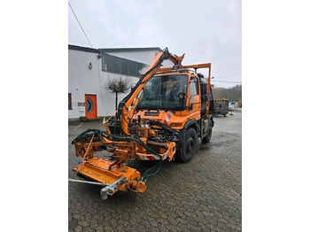 Gemeentelijke machine/ Speciaal UNIMOG U400