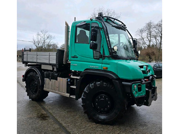 Gemeentelijke machine/ Speciaal UNIMOG