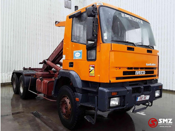 Containertransporter/ Wissellaadbak vrachtwagen IVECO Trakker