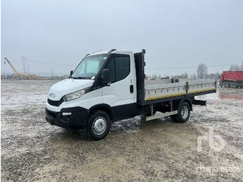 Vrachtwagen met open laadbak IVECO Daily