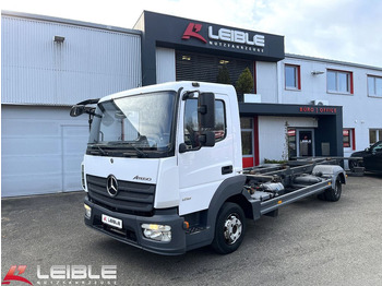 Containertransporter/ Wissellaadbak vrachtwagen MERCEDES-BENZ Atego 818