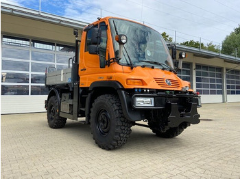 Gemeentelijke machine/ Speciaal UNIMOG U300