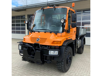 Gemeentelijke machine/ Speciaal UNIMOG U500