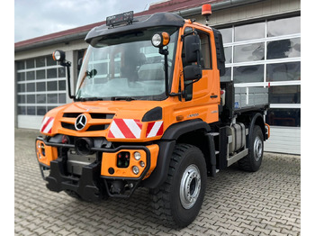 Gemeentelijke machine/ Speciaal UNIMOG