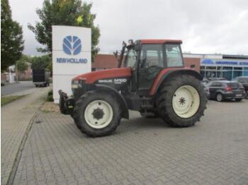 Tractor New Holland m100: afbeelding 1