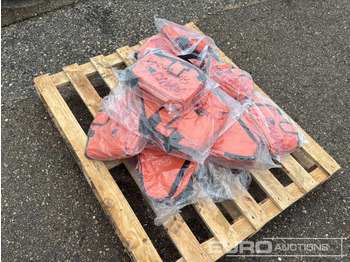 Bouwmaterieel Unused Coval Pallet of Various Chainsaw Backpacks: afbeelding 3