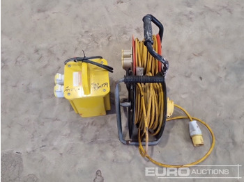 Bouwmaterieel 110 Volt Transformer, 110 Volt Extention Leads (3 of): afbeelding 2