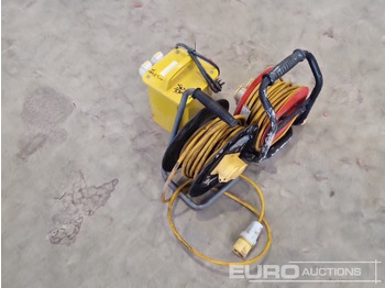 Bouwmaterieel 110 Volt Transformer, 110 Volt Extention Leads (3 of): afbeelding 3