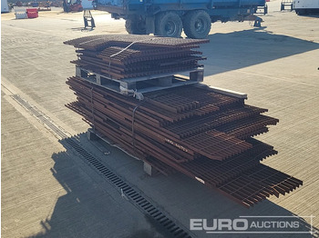 Bouwmaterieel Pallet of Steel Grating Walkway (2 of): afbeelding 3