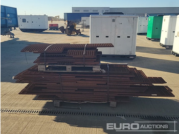 Bouwmaterieel Pallet of Steel Grating Walkway (2 of): afbeelding 2