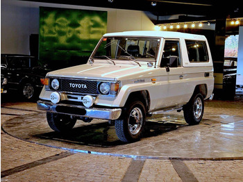 Personenwagen TOYOTA Land Cruiser