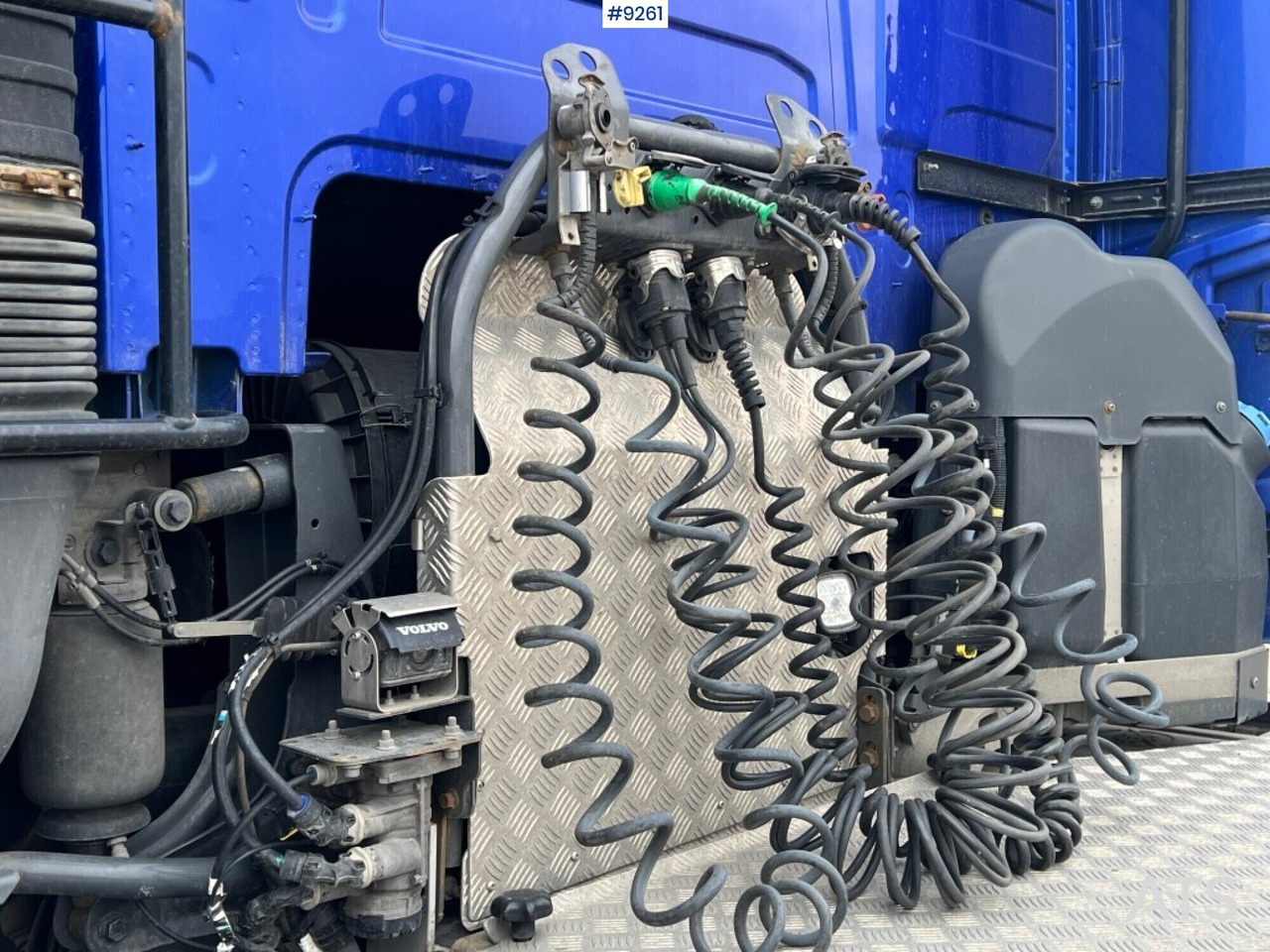 Trekker Newly inspected tractor unit VOLVO FH 62 TT - VIDEO: afbeelding 8 Trekker Newly inspected tractor unit VOLVO FH 62 TT - VIDEO: afbeelding 8