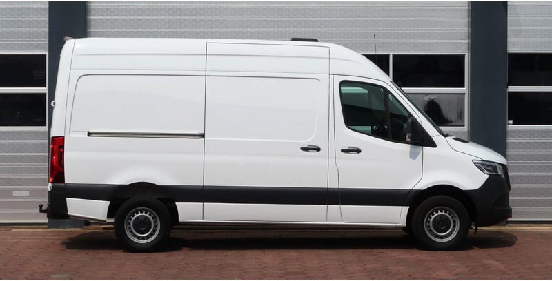 Gesloten bestelwagen Mercedes-Benz Sprinter 319 3.0 V6 CDI L2H2 Mercedes-Benz Sprinter 319 3.0 CDI L2H2 MBUX/ LED/ CAMERA/ 3,5T/ CRUISE/ CLIMA/ TREKHAAK/: afbeelding 17