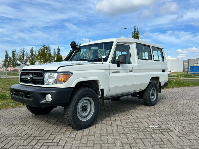 Personenwagen Toyota Land Cruiser HZJ78R 4x4 4.2D Hard Top RHD - EURO 3 - NEW!! 1 UNIT directly available: afbeelding 1