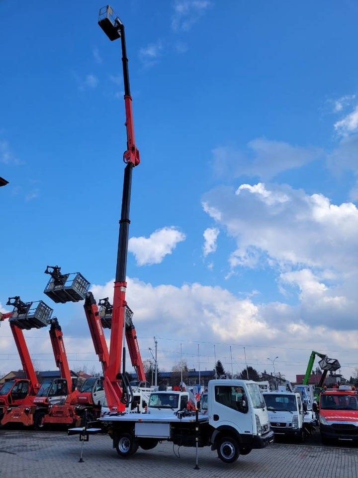 Vrachtwagen hoogwerker VERSALIFT VTX240 - 24m Nissan NT400 - bucket truck boom lift: afbeelding 16