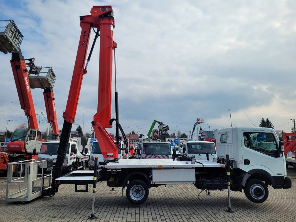 Vrachtwagen hoogwerker VERSALIFT VTX240 - 24m Nissan NT400 - bucket truck boom lift: afbeelding 9