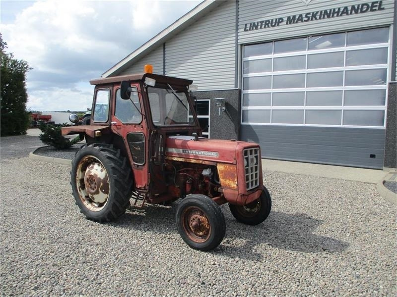 Tractor IH 444 Motor sidder fast: afbeelding 11