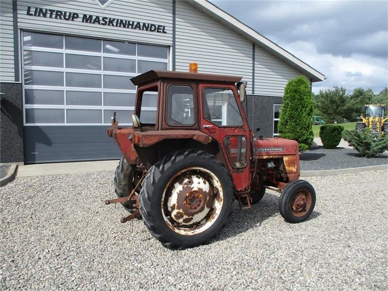 Tractor IH 444 Motor sidder fast: afbeelding 12